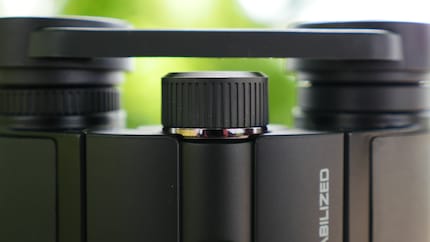 The large focussing ring is very smooth-running.