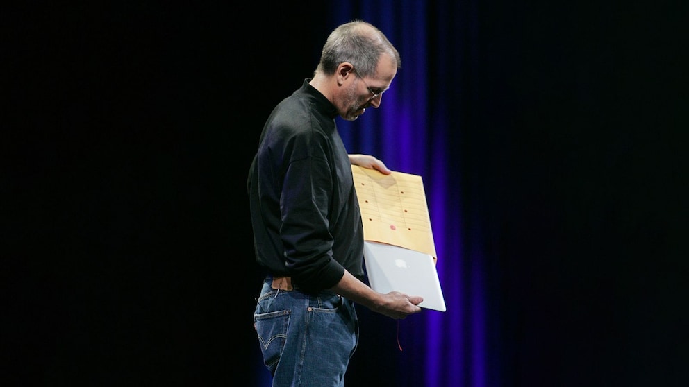 Das erste MacBook Air im gelben Umschlag war ein genialer Marketing-Schachzug von Steve Jobs.
