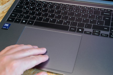 Das Touchpad ist groß und zuverlässig.