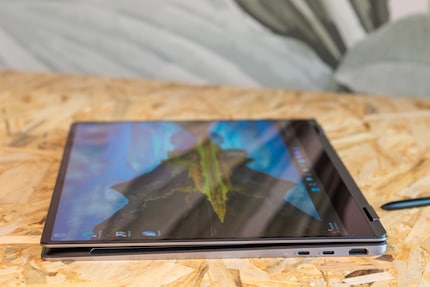 Flach für ein Notebook, groß für ein Tablet.
